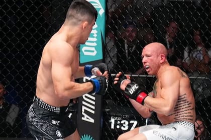 Kevin Vallejos le ganó a Josh Emmett en el primer round y ganó un bono de 100.000 dólares (UFC)
