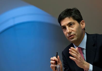 Kevin Warsh habla en rueda de prensa en Londres (Archivo)