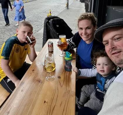 Kevin y su familia son fanáticos de los programas de preguntas y respuestas