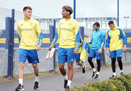 Kevin Zenón y Cristian Medina, de nuevo entrenándose con Boca tras su paso por la selección argentina en los Juegos Olímpicos de París 2024