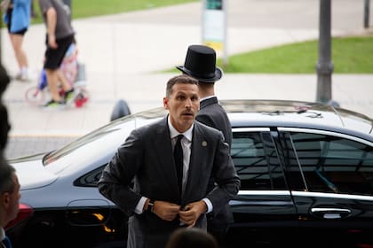 Khaldoon Al Mubarak, un poderoso de Emiratos Árabes Unidos, que entre varios cargos en compañías millonarias, es el presidente y uno de los dueños del Manchester City.