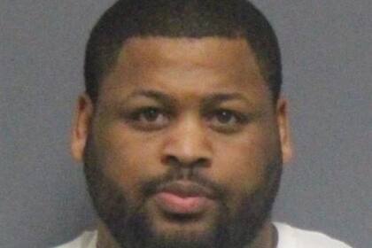 Khalil Nadir Rynes está acusado de estafar a familias en Carolina del Norte