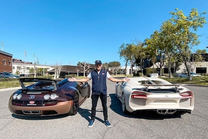 Khoshbin llegó a Estados Unidos cuando tenía 14 años, luego de que su familia decidiera abandonar su casa en Irán