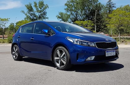 Kia Cerato hatchback 2.0 L 152 CV