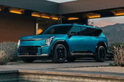 Kia retiró del mercado 12.400 de sus modelos EV9 2024 debido a un fallo en el asistente de estacionamiento inteligente a distancia