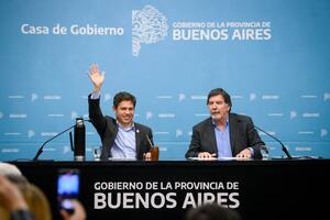 Kicillof anunció un proyecto para establecer la obligatoriedad de la educación desde los tres años; en la imagen, con el director general de Cultura y Educación, Alberto Sileoni