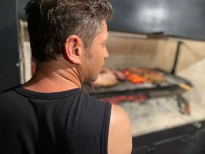 Kicillof compartió en redes el asado que preparó.