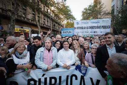 Kicillof en la cuarta marcha federal por la educacion pública