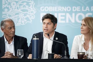 Kicillof convoca a los intendentes de todos los partidos por la crisis económica