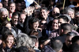 Kicillof marchó a Plaza de Mayo bajo la bandera Derecho al Futuro