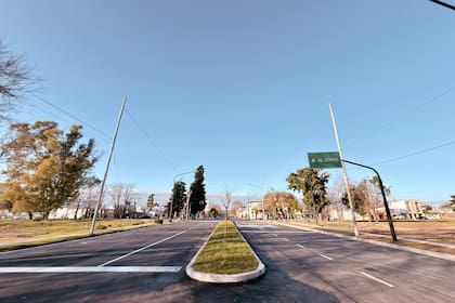 Kicillof y Alak inauguraron obras y entregaron bicicletas previo al desembarco de Javier Milei