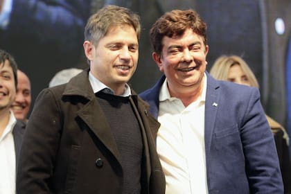 Kicillof y Fernando Espinoza (nuevo presidente de la FAM), en Tecnópolis