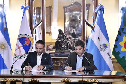 Kicillof y Valdés en firma de convenios productivos para Buenos Aires y Corrientes