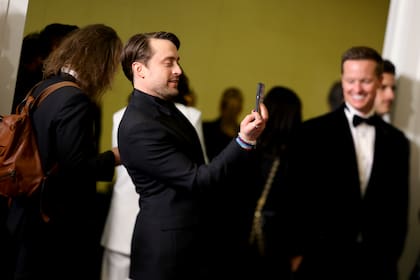 Kieran Culkin no quiso perder la oportunidad en el hotel Beverly Hilton de sacarse sus propias selfies tras la gran noche que lo consagró como Mejor actor en serie dramática