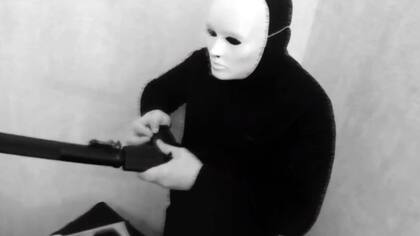 Killmilk publica videos dramáticos en su cuenta de Telegram para buscar apoyos.