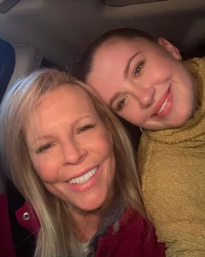 Kim Basinger junto a Ireland, su gran apoyo en la vida