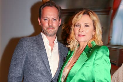 Kim Cattrall y su pareja Russell Thomas
