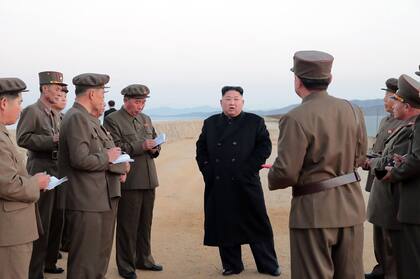 El líder de Pyongyang convocó a un congreso para brindar soluciones al golpe sufrido por las sanciones de Trump, el coronavirus y las inundaciones