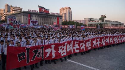 Kim Jong-un no está solo: miles de coreanos salieron a las calles para repudiar a Donald Trump