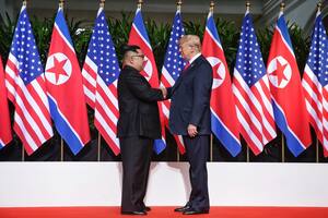 Trump-Kim, Obama-Castro y Kim-Moon, los apretones de manos que hicieron historia
