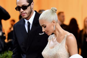 El polémico gesto de Kim Kardashian con su novio, Pete Davidson: “Sacate la gorra”