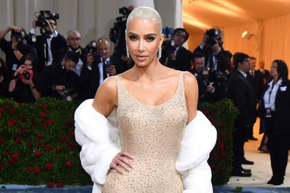 Kim Kardashian homenajeó a Marilyn Monroe en la Met Gala 2022, y vistió el vestido que la mítica modelo usó cuando le cantó al presidente Kennedy