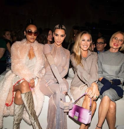 Kim Kardashian publicó el "front row" de Fendi, junto a La La Anthony, Sarah Jessica Parker y Naomi Watts