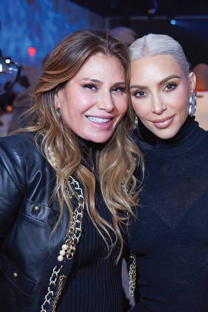 Kim Kardashian también quiso celebrar la vida de Ridinger y acompañar a Loren. 