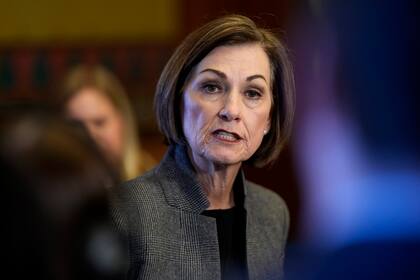 Kim Reynolds apuntó contra la política migratoria del gobierno de Joe Biden