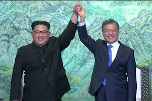 Kim y Moon se comprometen a poner fin a la guerra y desnuclearizar Corea