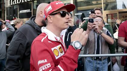 Kimi Raikkonen renovó su contrato con Ferrari