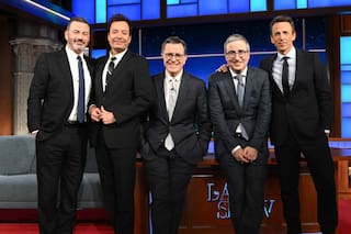 Colbert recibió a Kimmel, Fallon, Meyers y Oliver, en una noche llena de humor y dardos a Trump