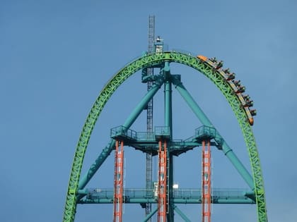 Kingda Ka es la montaña más alta del mundo; hasta el 2010 también era la más rápida del planeta