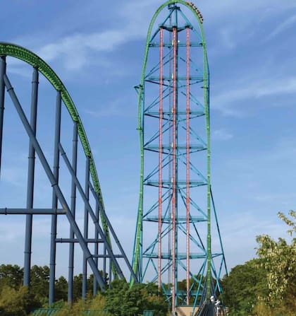 Kingda Ka es la montaña más alta del mundo; hasta el 2010 también era la más rápida del planeta