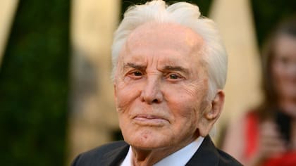 Kirk Douglas, cuando fue premiado a poco de cumplir 100 años