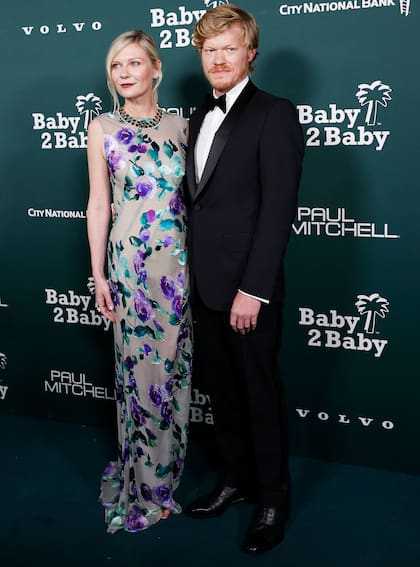 Kirsten Dunst y Jesse Plemons fueron una de las parejas de la noche