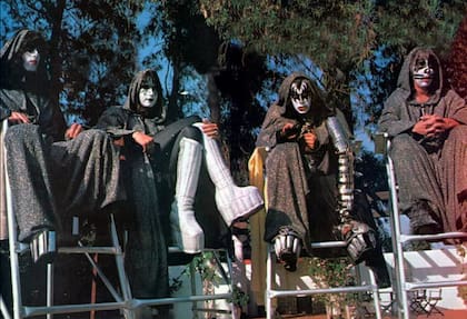 Kiss en una pausa de la filmación de la película