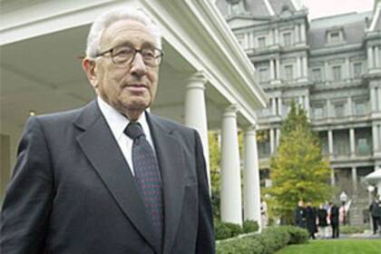 Kissinger sostiene que Moscú debe ser incluido en cualquier acuerdo de paz