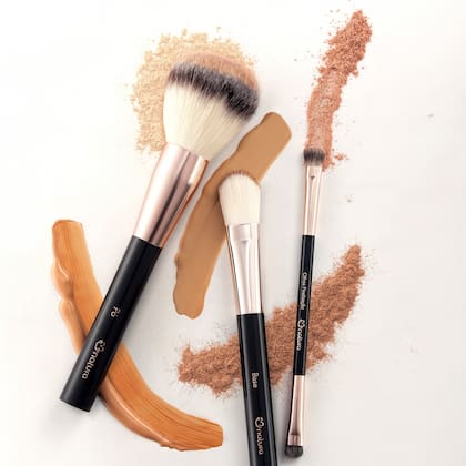 La textura del producto y la técnica con que se maquilla determinan cuál es el mejor aplicador