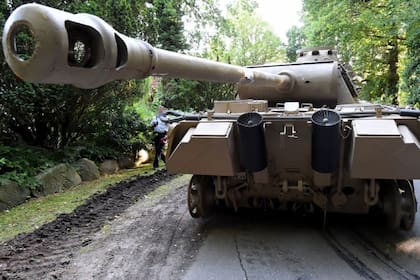 Klaus-Dieter F. compró el tanque Panzer en Inglaterra a fines de la década de 1970 y lo hizo restaurar completamente a nuevo