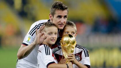 Klose puso fin a su carrera como jugador