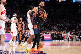 Knicks vencen a Raptors por 13ra vez seguida y aseguran el tercer puesto del Este