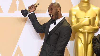 Kobe Bryant y su Oscar por el corto Dear Basketball