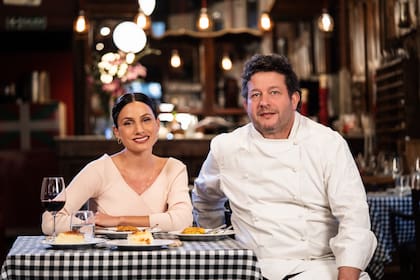 Koko Egozcue lleva más de dos décadas con su restaurante Burzako. Su actual ubicación es dentro del barrio inglés de Temperley.