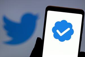 Twitter comienza a quitar las tildes azules clásicas a las cuentas verificadas