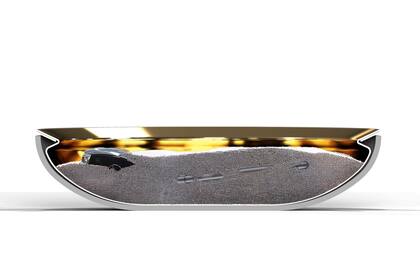 Komoru es un bol lleno de una bolitas que interfieren las ondas de radio que llegan al celular para así evitar interrupciones