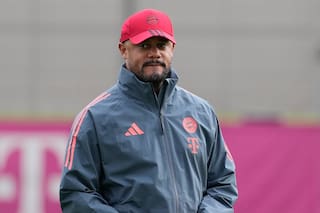 Kompany dice que el Bayern quizá no necesite al portero de 16 años pese a la crisis de lesiones