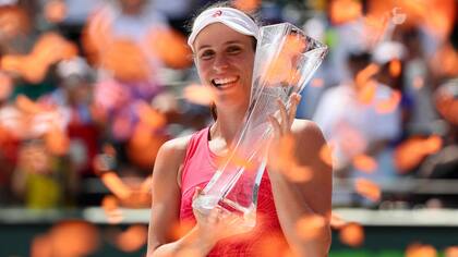 Konta con su título en Miami