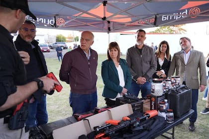 Kravetz, con Bullrich y Grindetti, en la campaña de 2023