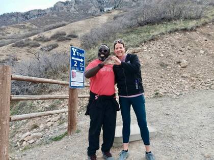 Krissy Miller y Shiller Joseph se conocieron haciendo senderismo en "Y Mountain" (foto familiar)